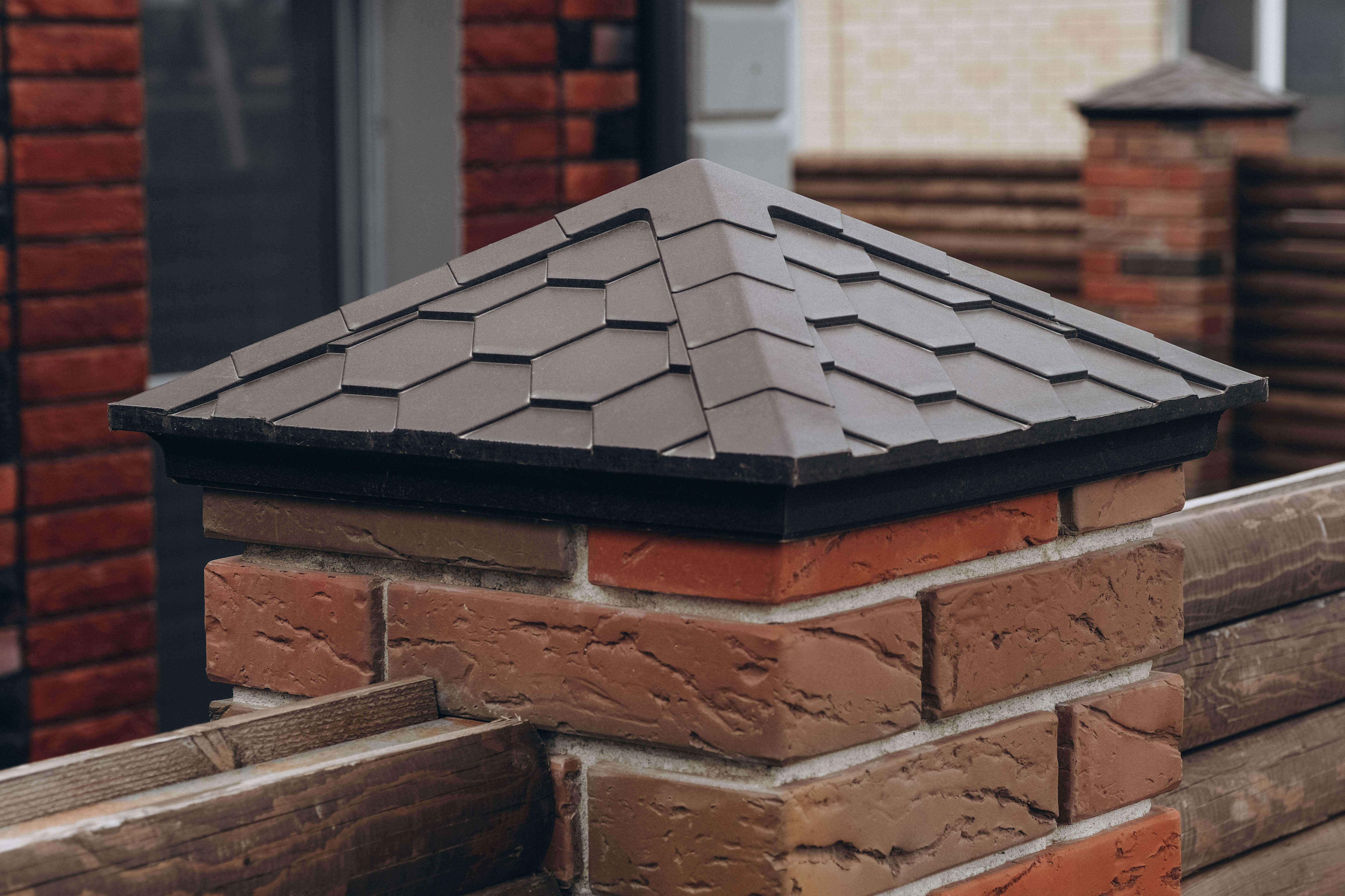 Колпак Zking Эверест Коричневый на столб 1.5х1.5 кирпича (390х390мм) в Кемерово фото